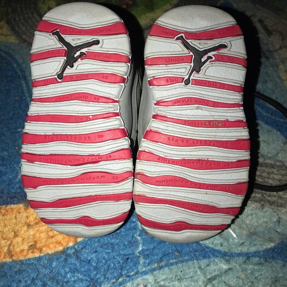 Air Jordan Toddler Sneakers - Picture 4 of 5